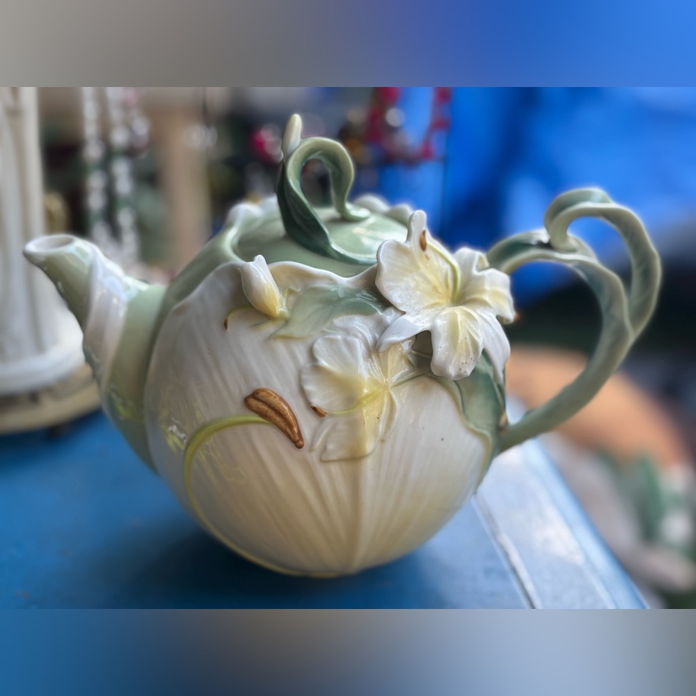 Pier 1 Hand-Painted Porcelain Teapot • Ginger Lily Floral • 3D Blooms • EUC